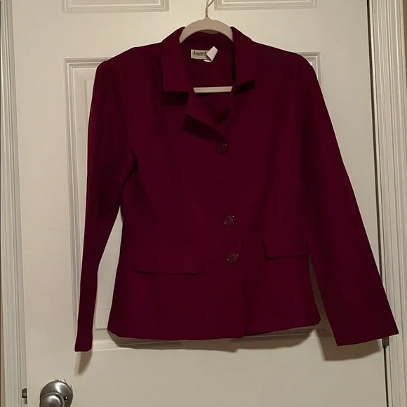 Chic Maroon Pencil Skirt - Picture 2 of 3